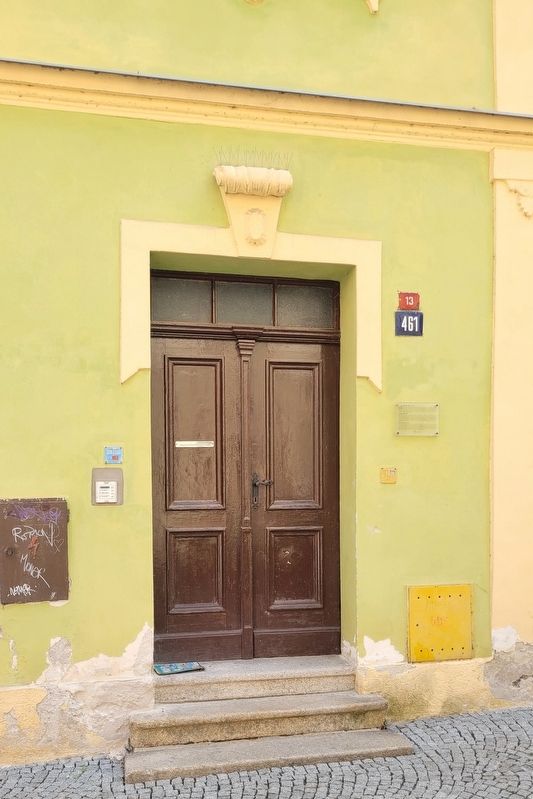 Town house no. 461 and Marker image. Click for full size.