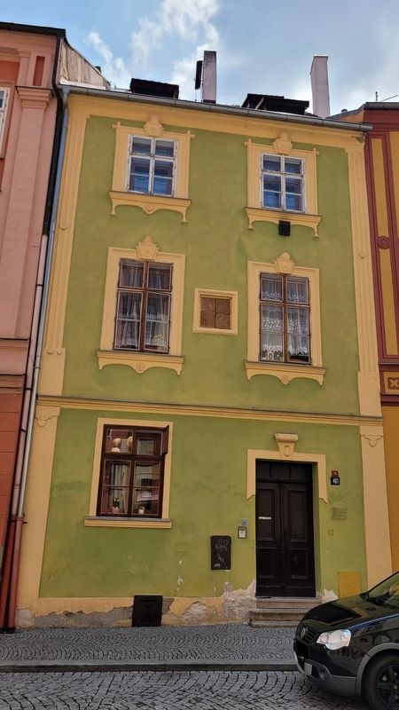 The view of the Town house no. 461 and Marker from across the street image. Click for full size.