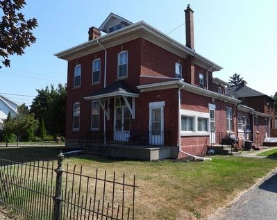 Dobbie House image. Click for full size.