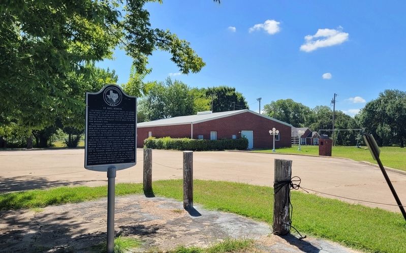 The view of the Neylandville City Hall and marker image. Click for full size.