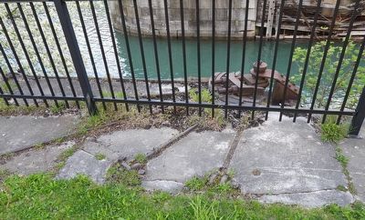 Lock 1 lower lock gate hinge. Click for full size. Lock 1 lower lock gate hinge image. Click for full size.