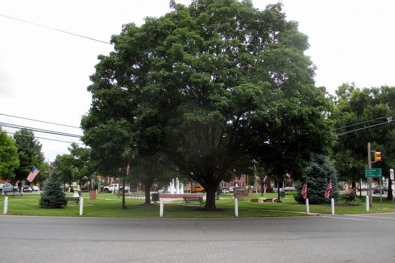 New Oxford Town Square image. Click for full size.