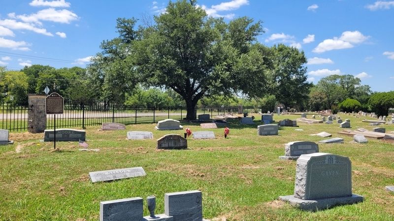 The view of the Fred Kenneth Moore Marker in the cemetery image. Click for full size.