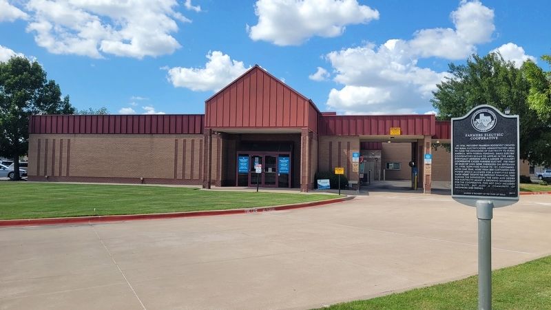 Farmers Electric Cooperative Service Center and Marker image. Click for full size.
