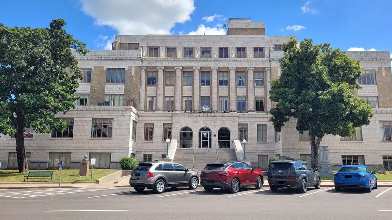 Hunt County Courthouse image. Click for full size.