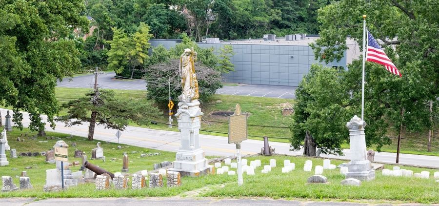 View of the Civil War Soldier�s Section of Evergreen Cemetery, Southgate, Kentucky image. Click for full size.