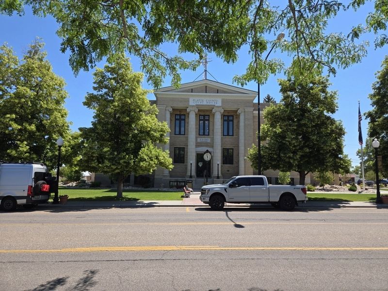 Full view Platte County Courthouse. Click for full size. Full view Platte County Courthouse image. Click for full size.