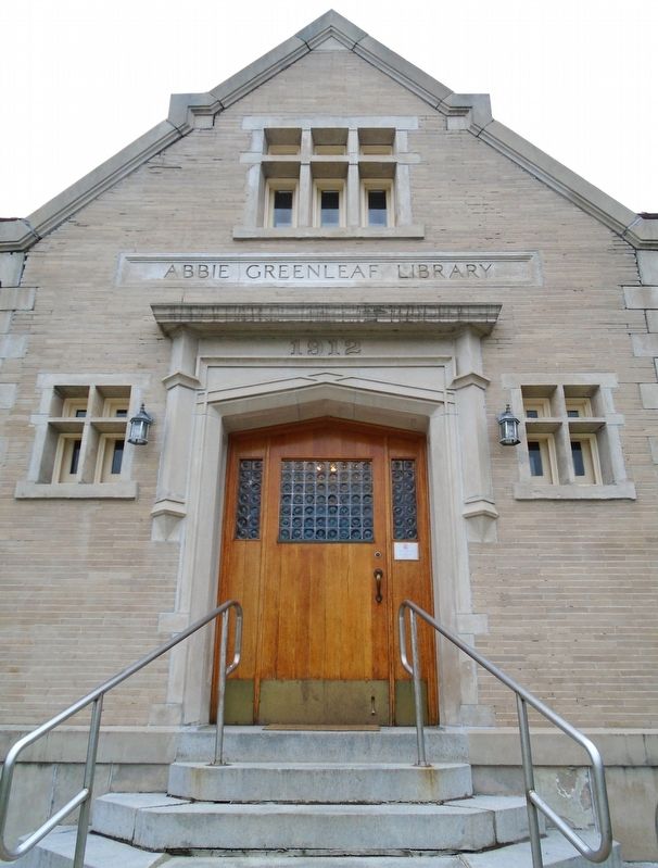 Abbie Greenleaf Library Entrance image. Click for full size.