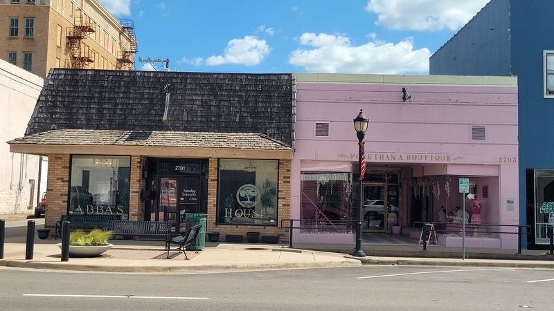 Cotton Made Greenville Great Marker (right side of the building) image. Click for full size.