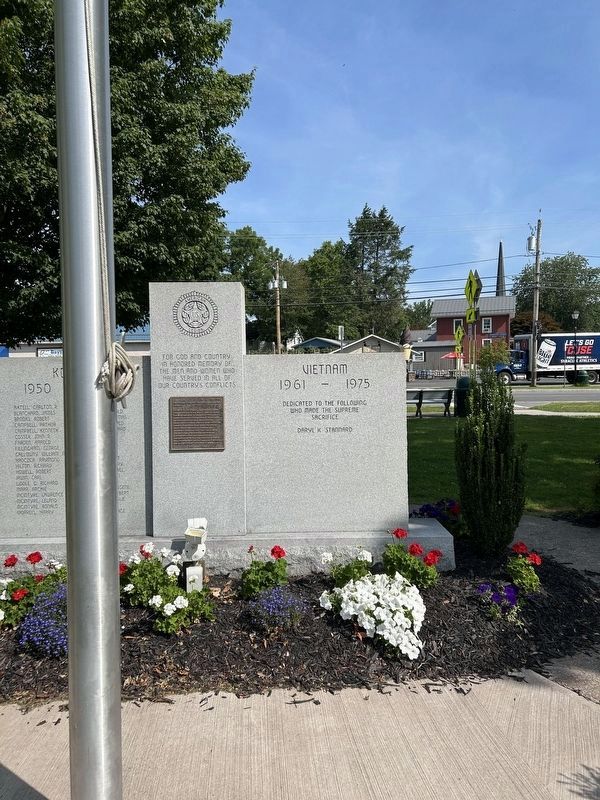 Honoring All Men and Women Marker. Click for full size. Honoring All Men and Women Marker image. Click for full size.