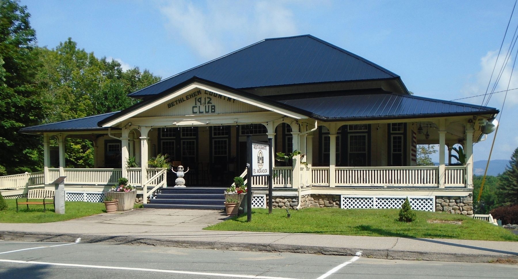 Bethlehem Country Club House and Marker image. Click for full size.