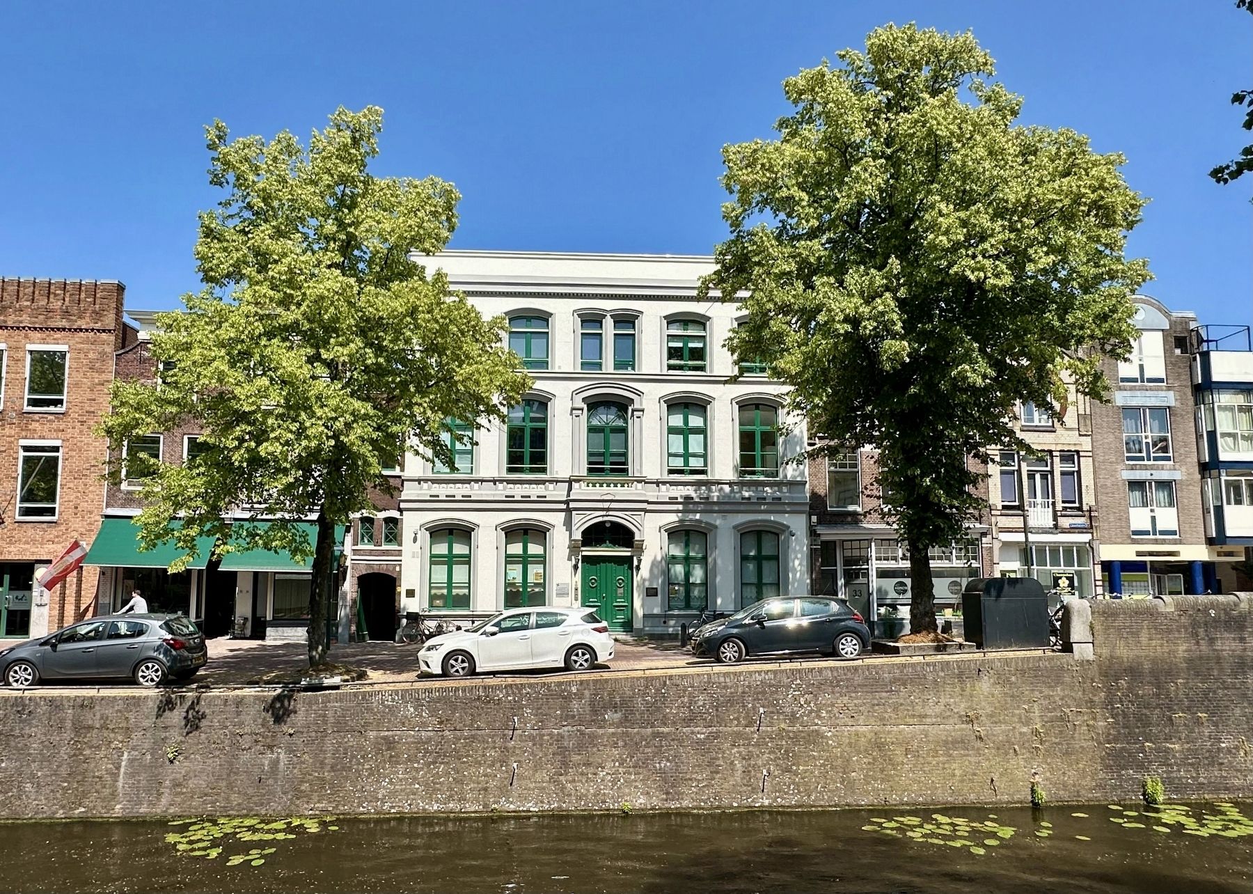 Gebouw de Haven / De Haven Building and marker. Click for full size. Gebouw de Haven / De Haven Building and marker image. Click for full size.