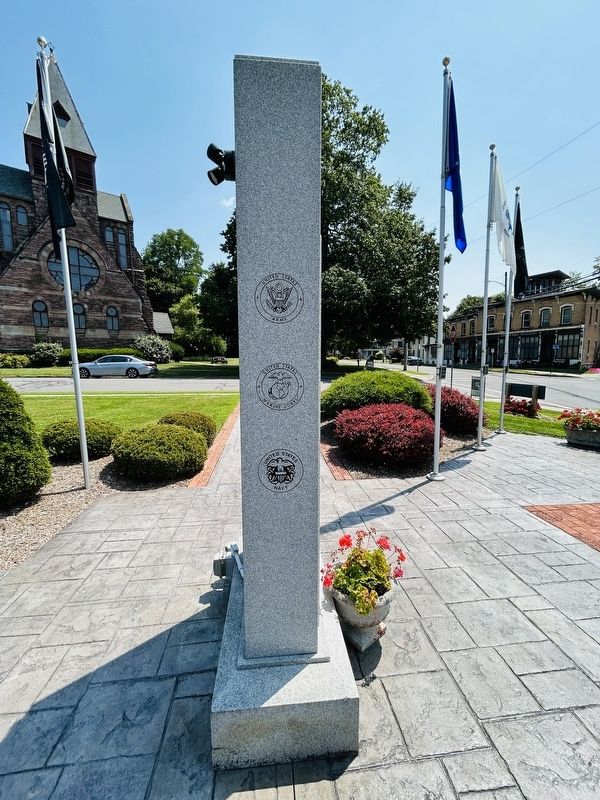 Veterans Memorial image. Click for full size.