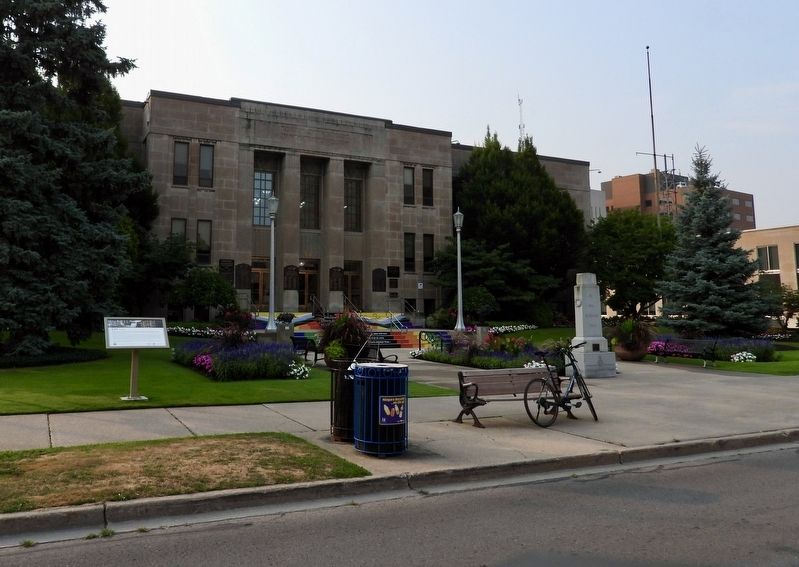 War Memorial, Royal Canadian Legion Branch 24 - Marker in context image. Click for full size.