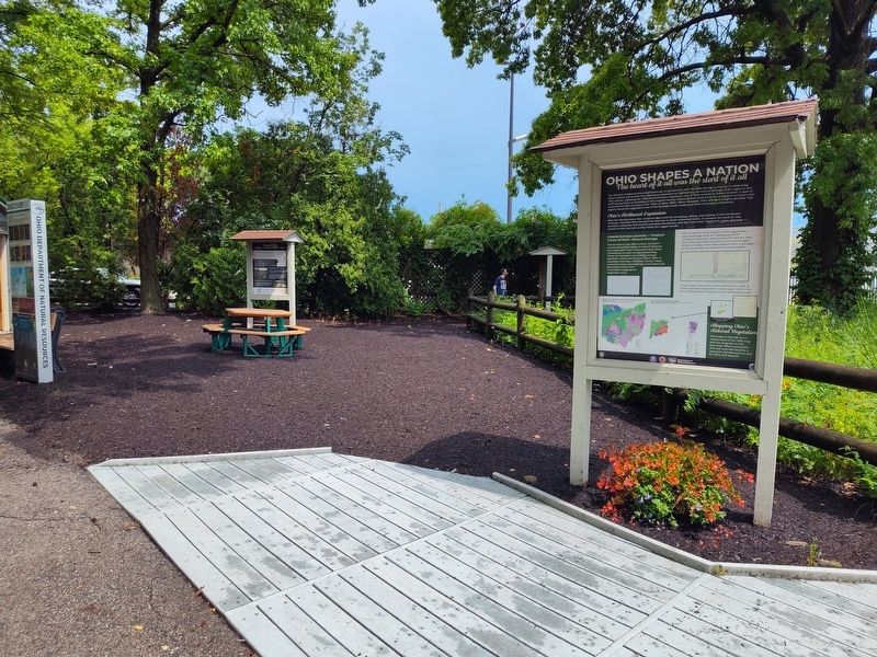 Surveying the Northwest Territory Marker. Click for full size. Surveying the Northwest Territory Marker image. Click for full size.