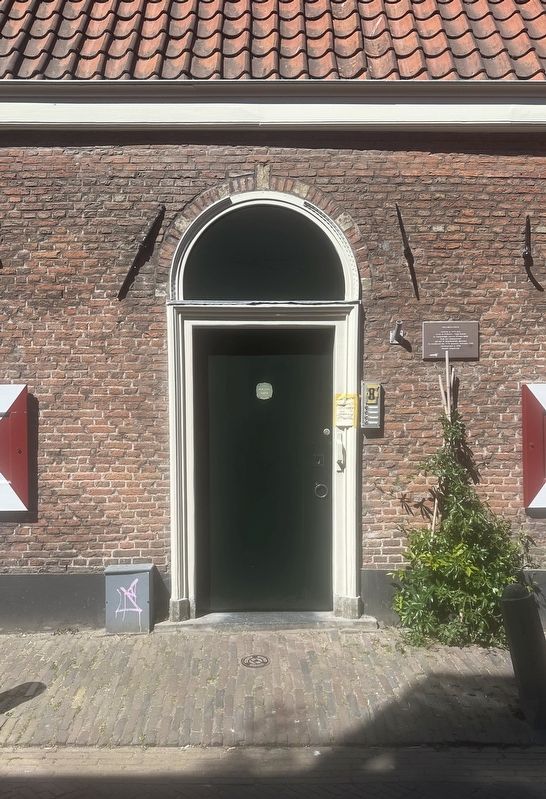 Brouwershofje / Brewers Almshouse Marker - wide view image. Click for full size.
