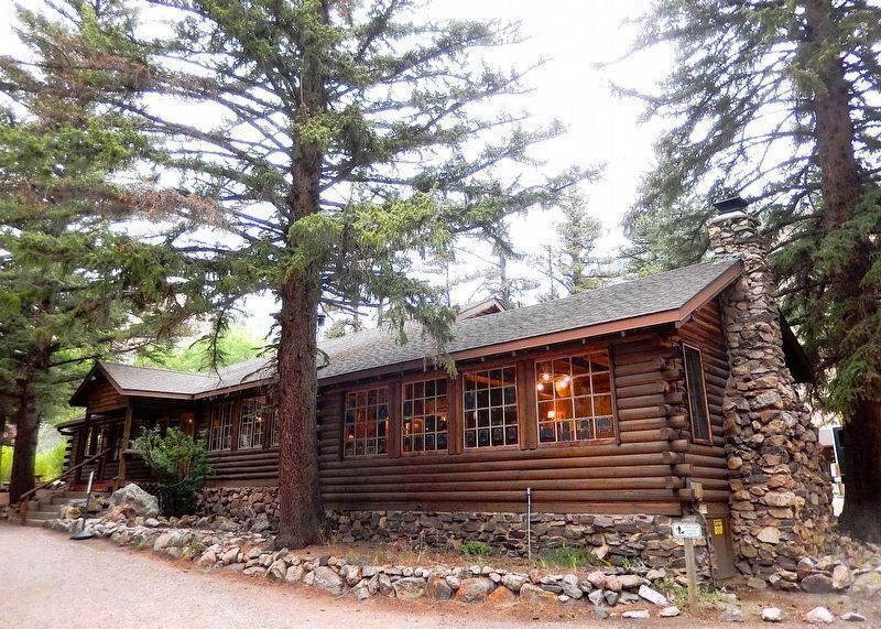 Arrowhead Lodge (<i>southeast elevation</i>) image. Click for full size.