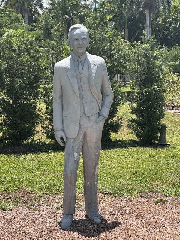 Henry Ford Statue image. Click for full size.