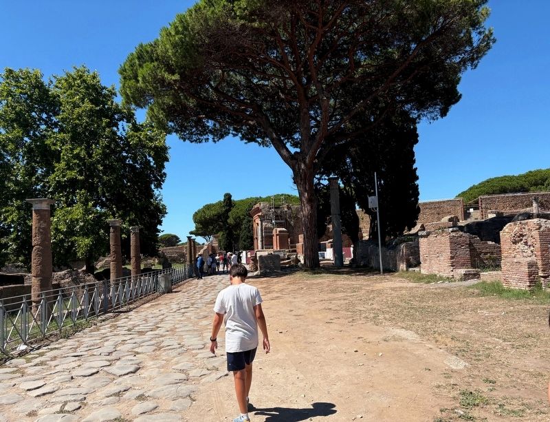 Horrea di Ortensio e Horrea dell'Artemide / The Warehouses of Hortensius and Artemis Marker. Click for full size. Horrea di Ortensio e Horrea dell'Artemide / The Warehouses of Hortensius and Artemis Marker image. Click for full size.