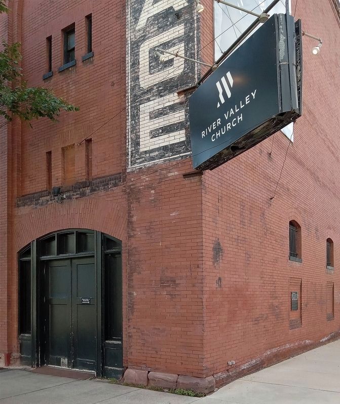 Gothic Storage Facility Marker (first niche on right) at the building's east corner image. Click for full size.