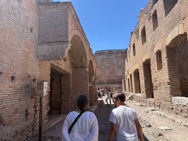 Thermopolium di Via di Diana image. Click for full size.