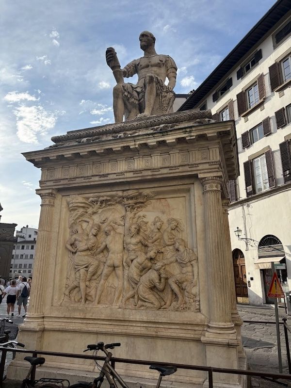 Giovanni delle Bande Nere Statue image. Click for full size.