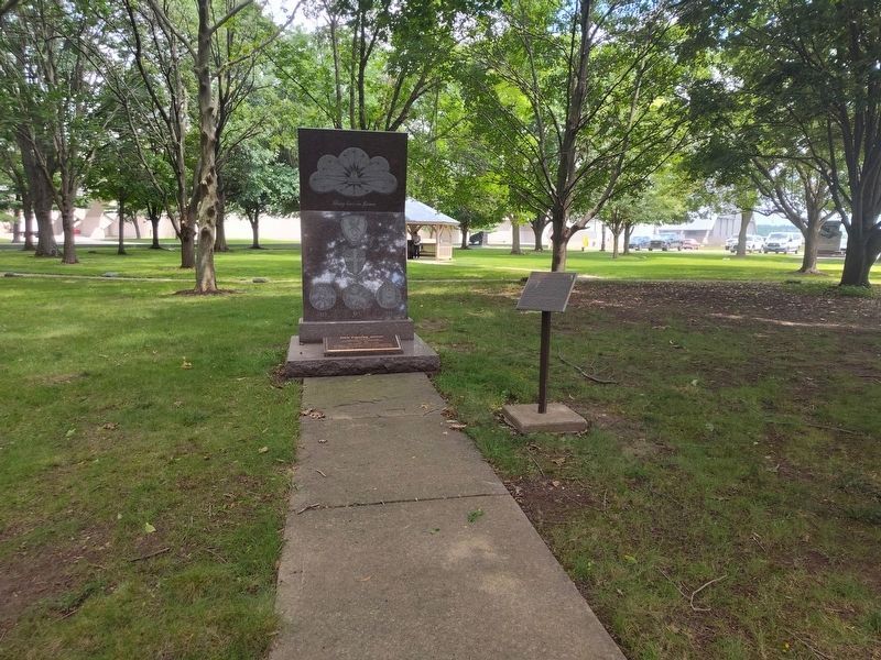 The sculpture at the top of the monument Marker. Click for full size. The sculpture at the top of the monument Marker image. Click for full size.