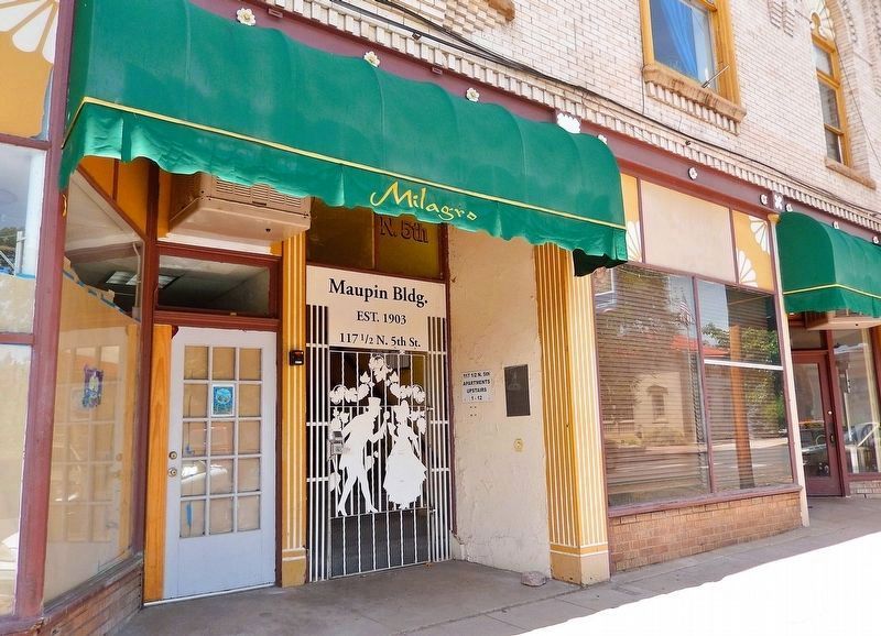 Maupin Building (<i>east entrance</i>) image. Click for full size.