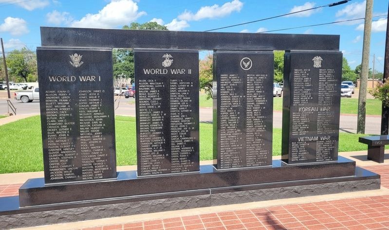 Navarro County War Memorial - Reverse of Main Panel image. Click for full size.
