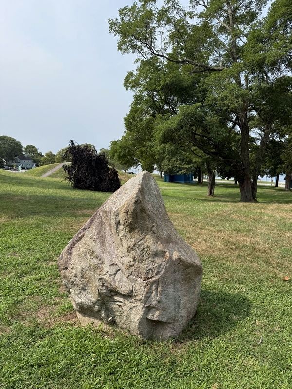 Massasoit Osamequin rock rear image. Click for full size.