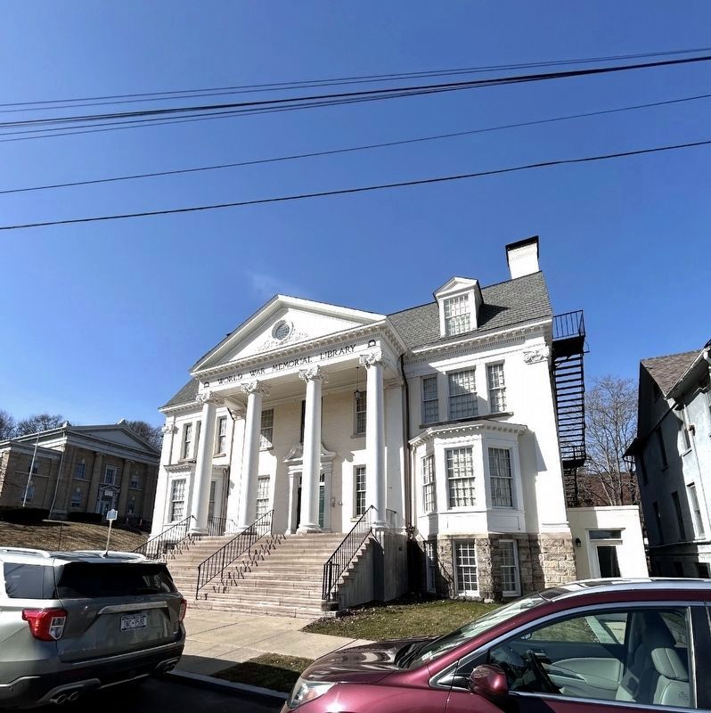 War Memorial Library and Marker image. Click for full size.