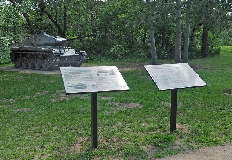 M41 Walker Bulldog�American Light Tank and Marker in Bunker Hills Regional Park image. Click for full size.