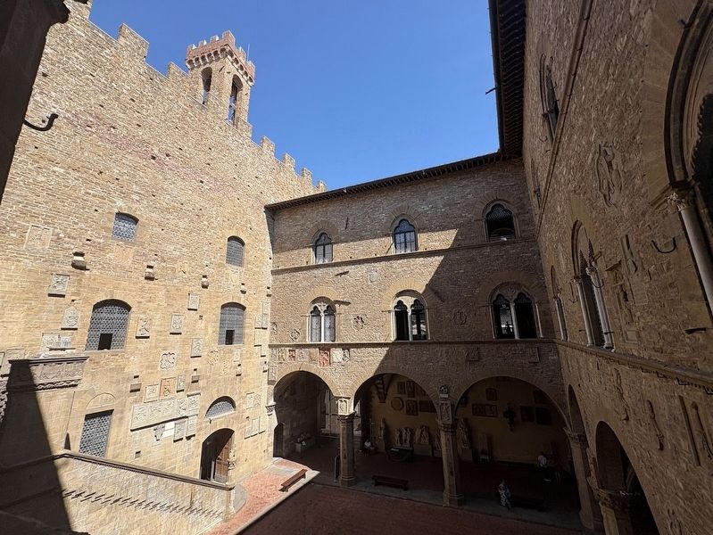 Bargello courtyard image. Click for full size.