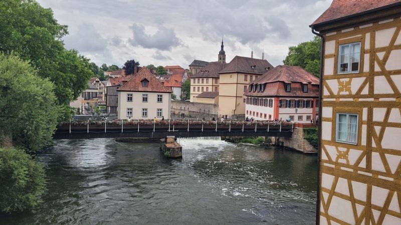 The view of the marker and bridge from the Rathaus image. Click for full size.