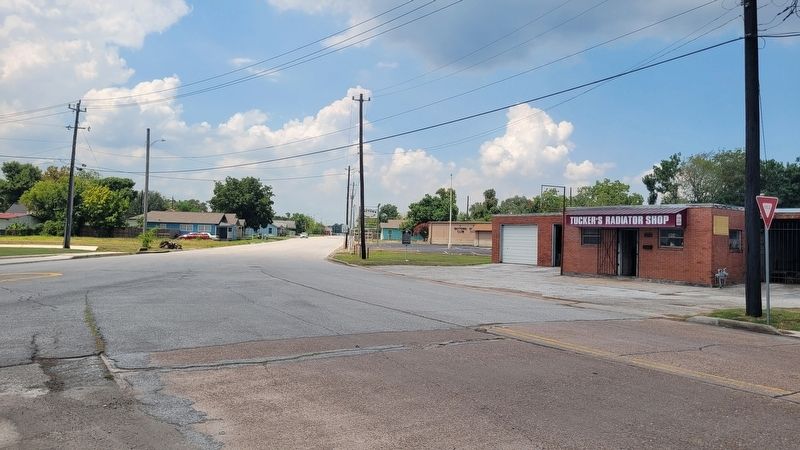 The view of the marker along the street image. Click for full size.