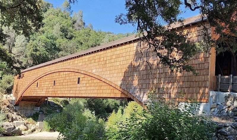 Bridgeport Covered Bridge image. Click for full size.