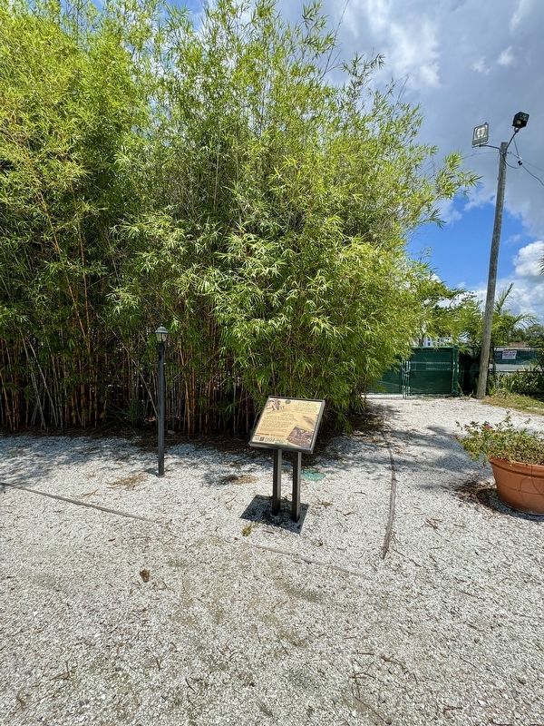 Fort Myers Fishing Craze Marker. Click for full size. Fort Myers Fishing Craze Marker image. Click for full size.