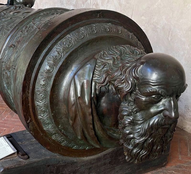 The bearded St. Paul on the Cannone di San Paolo image. Click for full size.