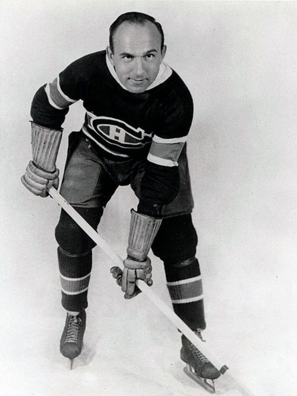 Howie Morentz in Montreal Canadiens uniform, c 1936 image. Click for full size.