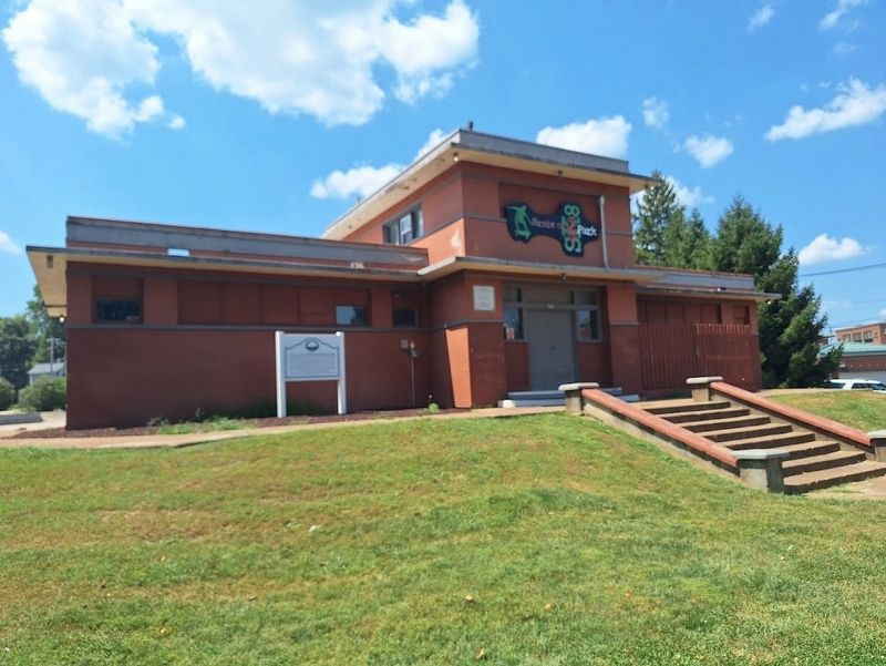 Original Site of Farmington Municipal Pool Marker. Click for full size. Original Site of Farmington Municipal Pool Marker image. Click for full size.