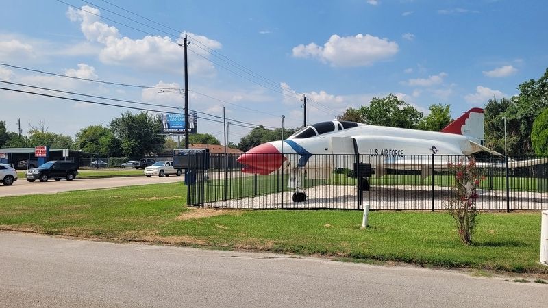The view of the F4D Model and Marker from the driveway. Click for full size. The view of the F4D Model and Marker from the driveway image. Click for full size.