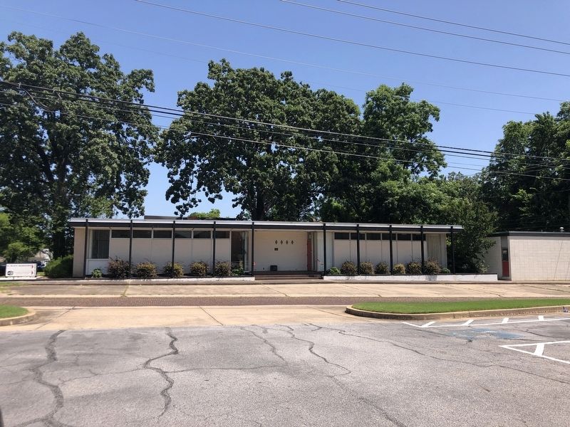 Harold Adams Office Building image. Click for full size.