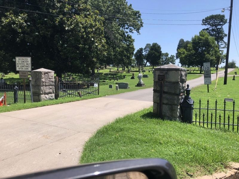 Oak Cemetery Marker image. Click for full size.