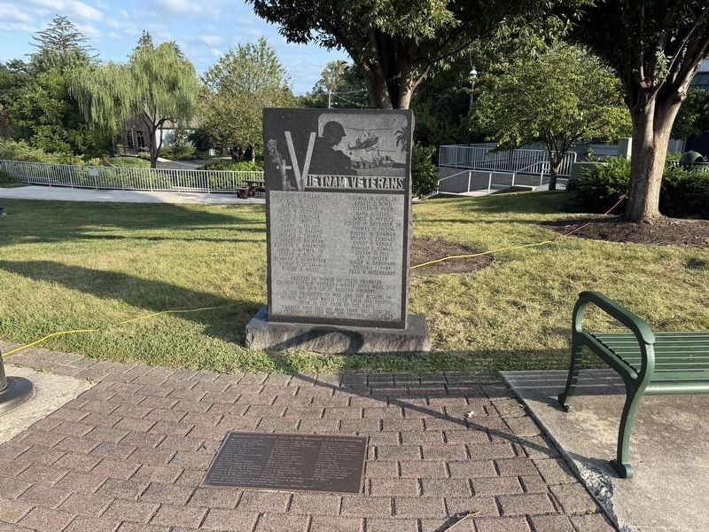 Vietnam Veterans Memorial. Click for full size. Vietnam Veterans Memorial image. Click for full size.