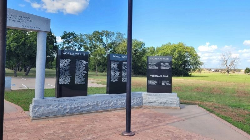 Audie Murphy Hunt County War Memorial image. Click for full size.