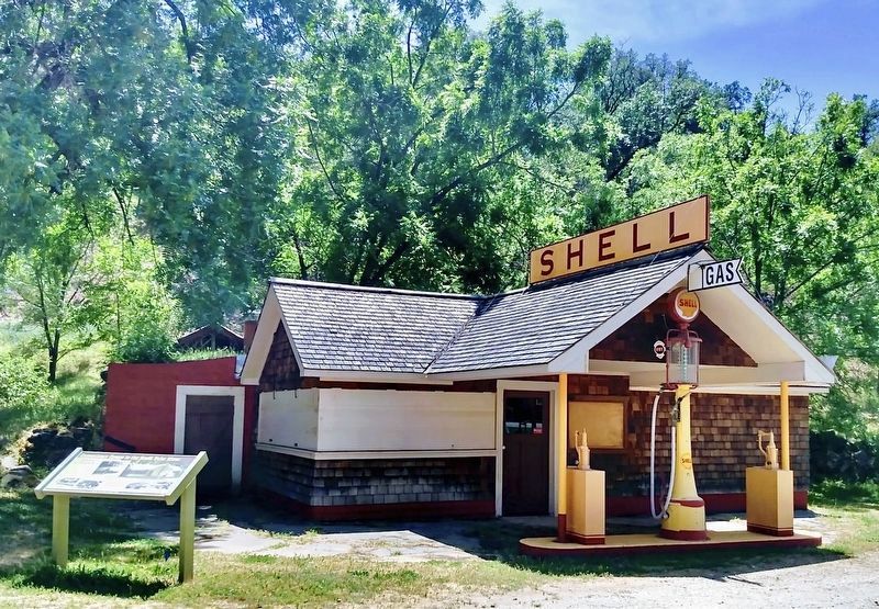 Convenience Marker and Gas Station image. Click for full size.