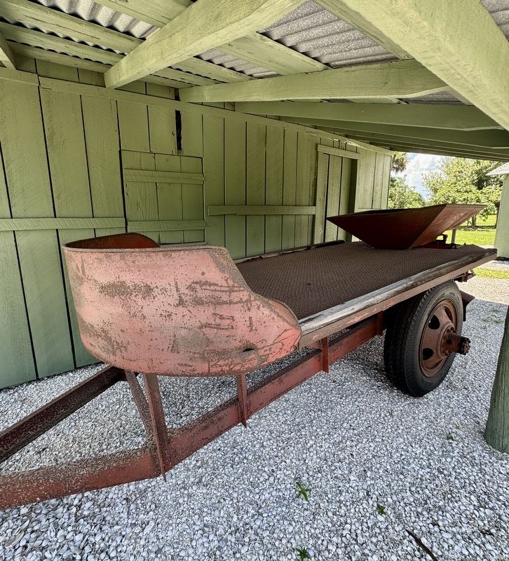 Fertilizer Spreader. Click for full size. Fertilizer Spreader image. Click for full size.