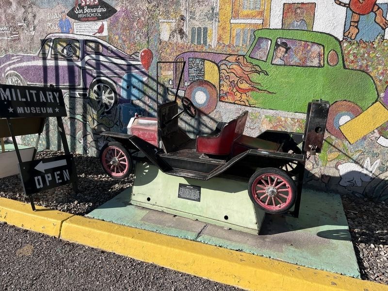Route 66 Marker image. Click for full size.