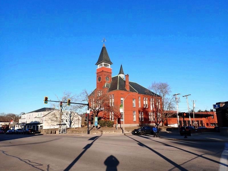 Walpole Town Hall image. Click for full size.