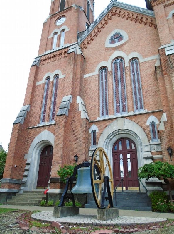 First Congregational Church and Marker. Click for full size. First Congregational Church and Marker image. Click for full size.